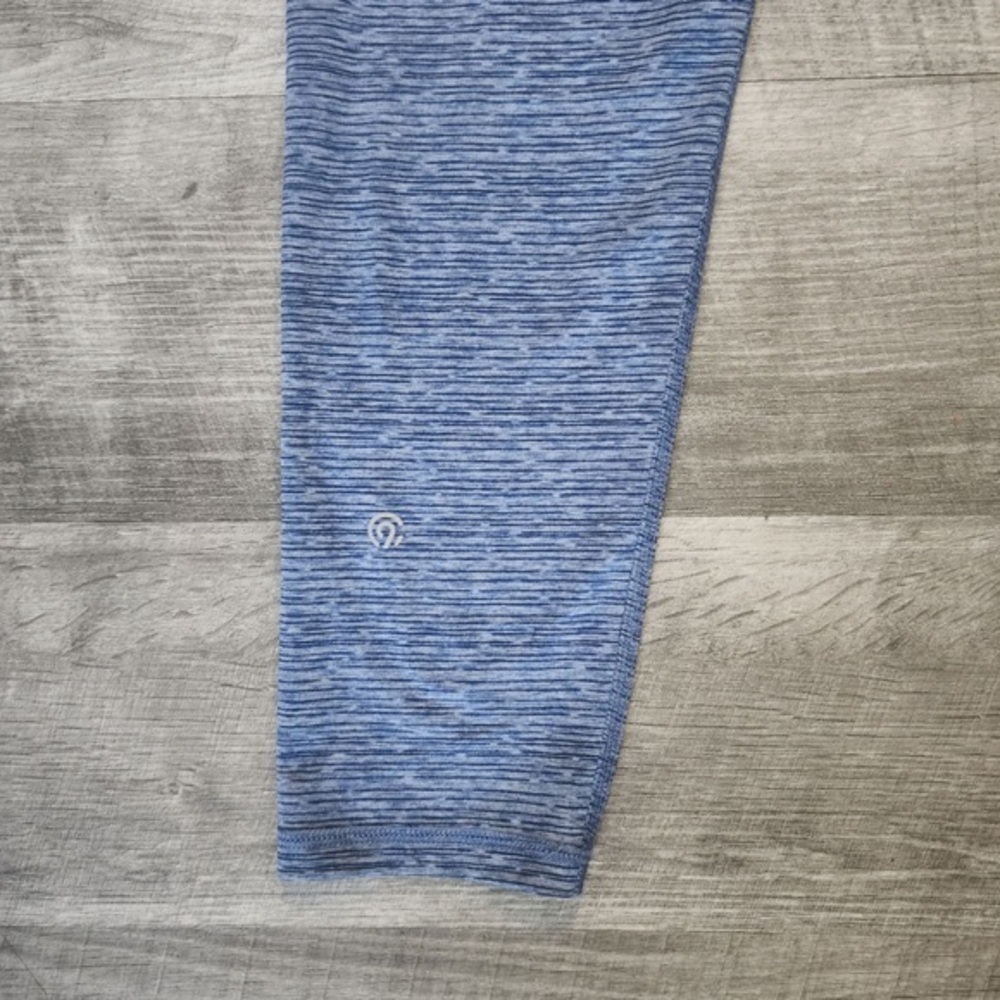 Champion Heather Blue Cropped Leggings Size Medium - Picture 5 of 5